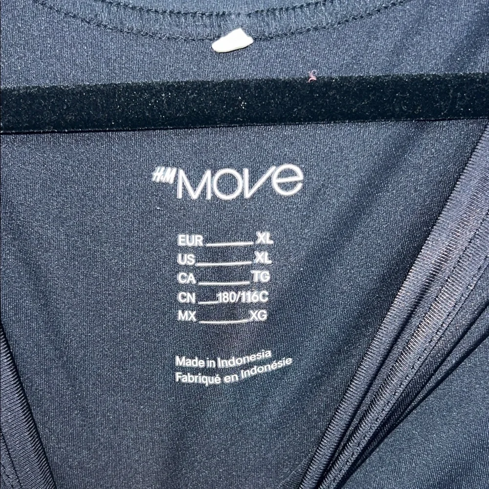 H&M Black Muscle Tee - Picture 3 of 3